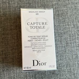 capture totale triple correcting serum foundation
